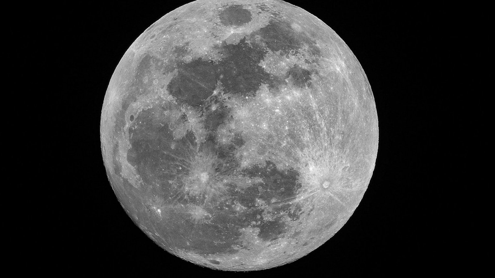High-resolution lunar surface image showing craters in sharp detail from lucky imaging