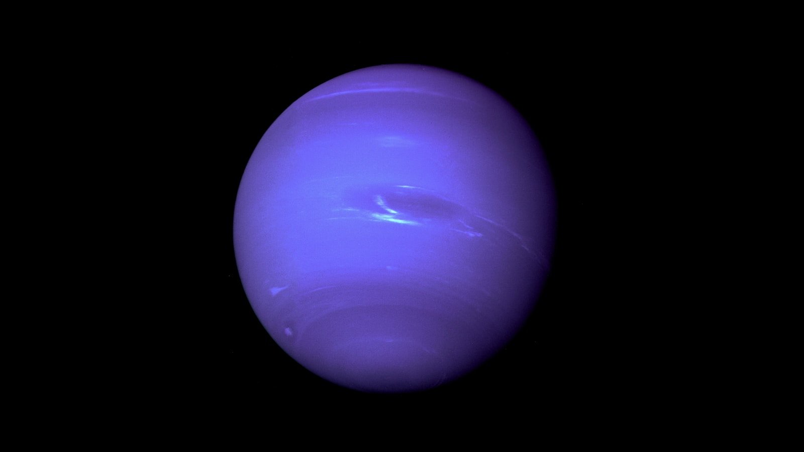 JWST infrared view of Uranus showing ring structure and atmospheric bands